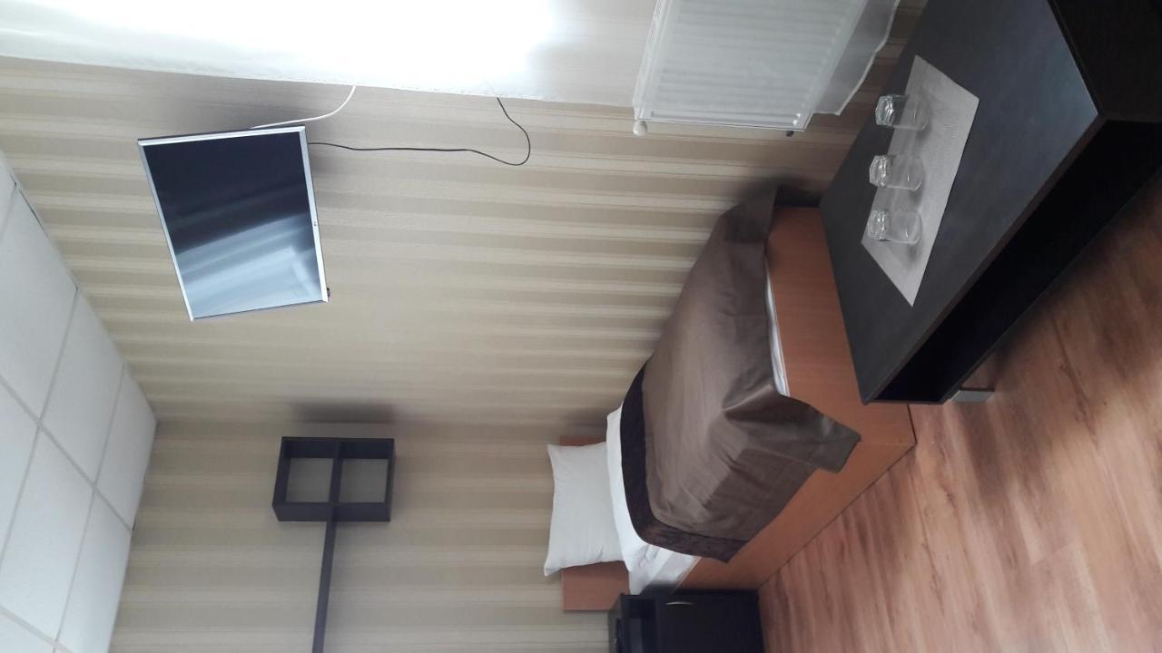 Leon Hotel Lwów Zewnętrze zdjęcie